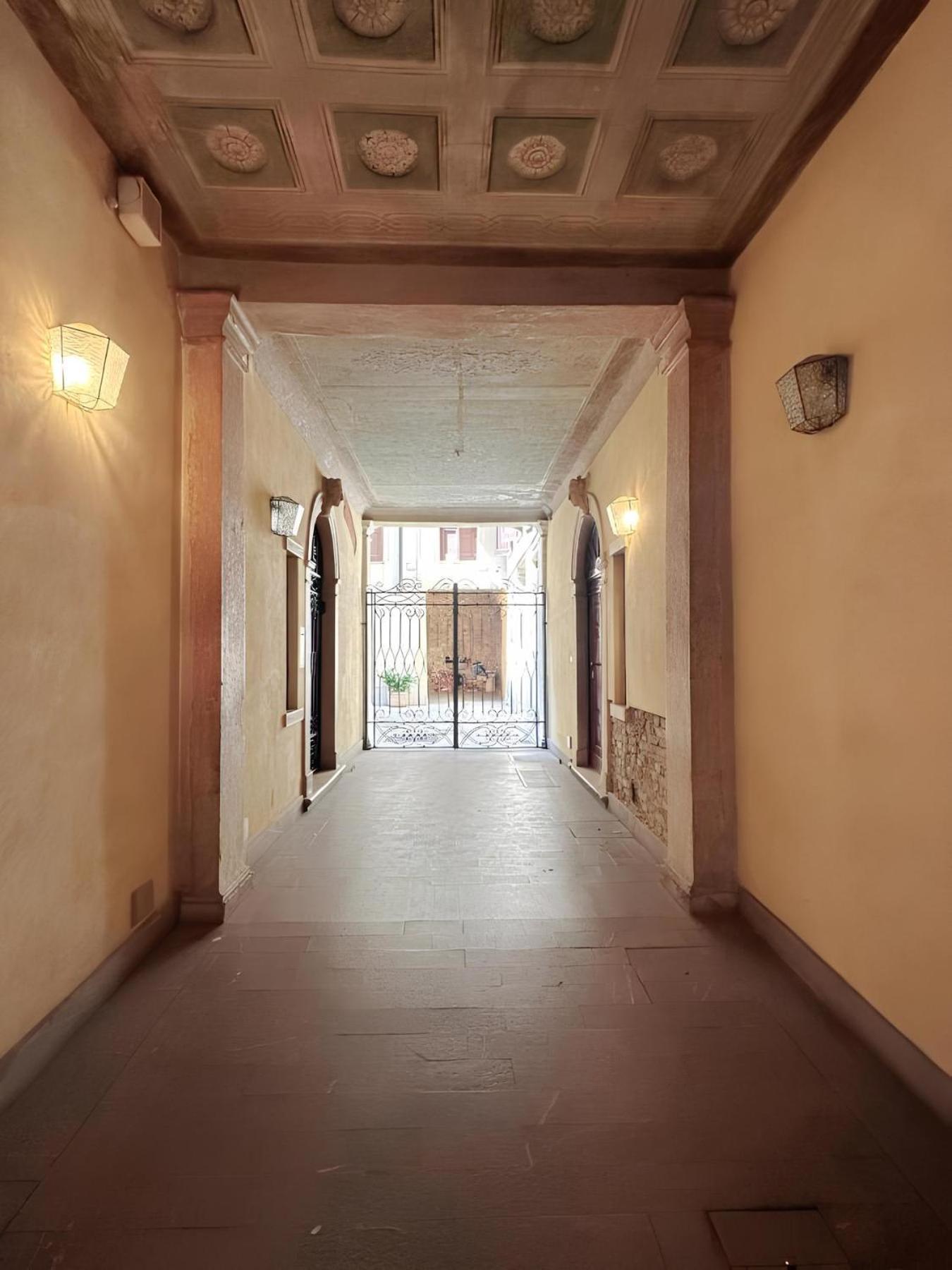 Elle Palace - Simply Elegant Verona Exterior photo