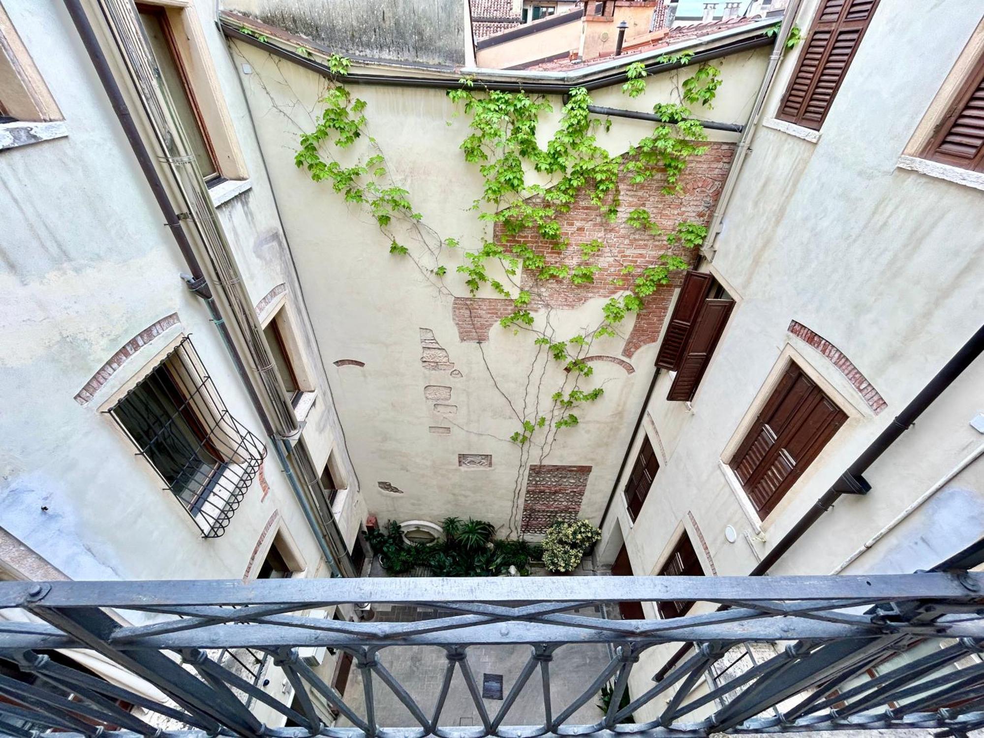 Elle Palace - Simply Elegant Verona Exterior photo