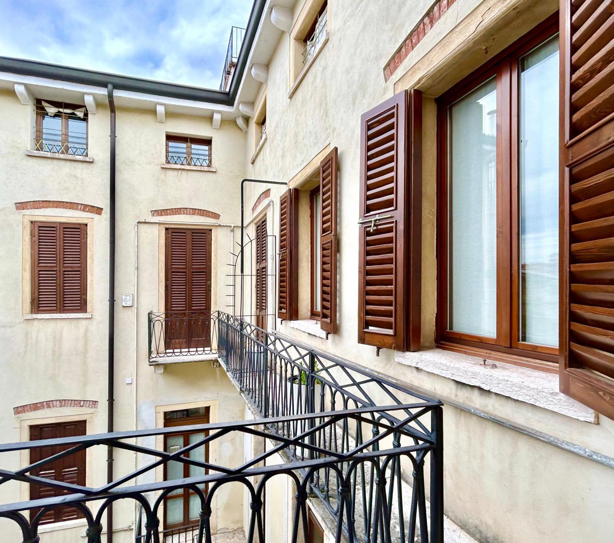 Elle Palace - Simply Elegant Verona Exterior photo